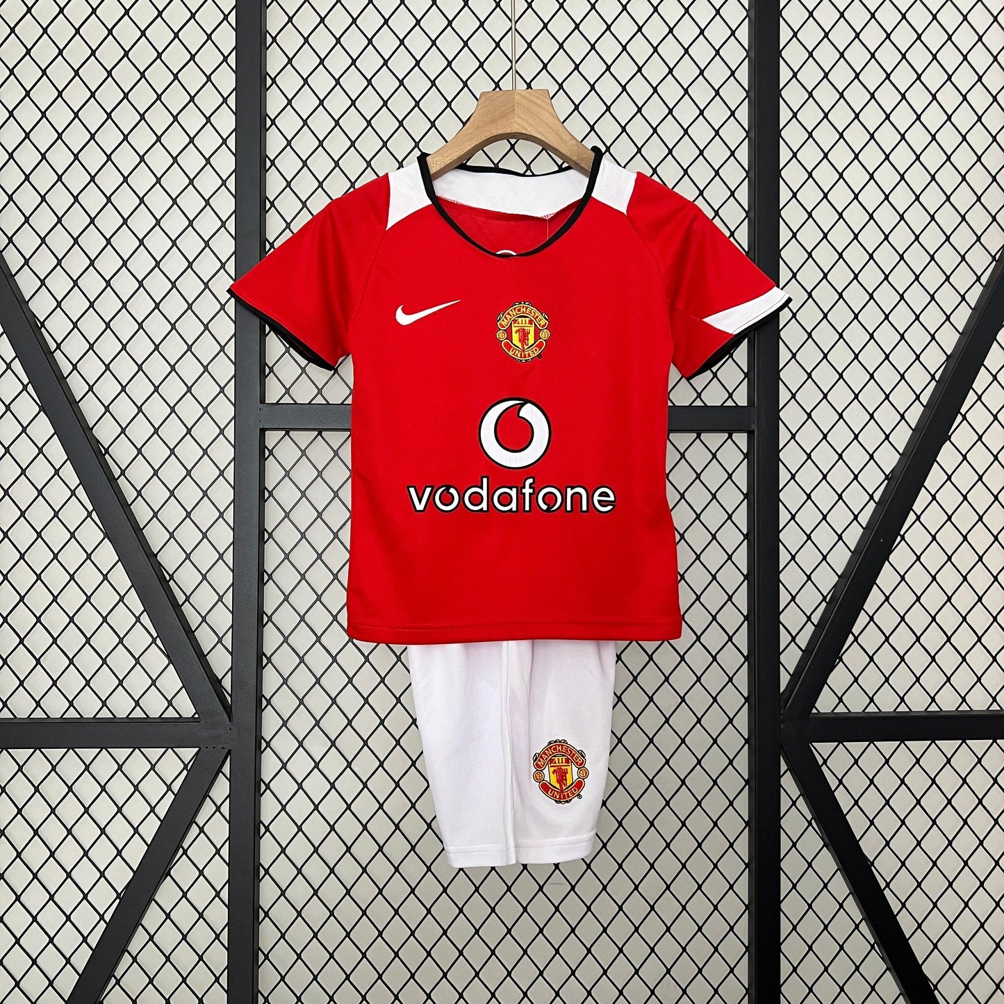 Camiseta Manchester United I 05/06 Conjunto Infantil (Retro)