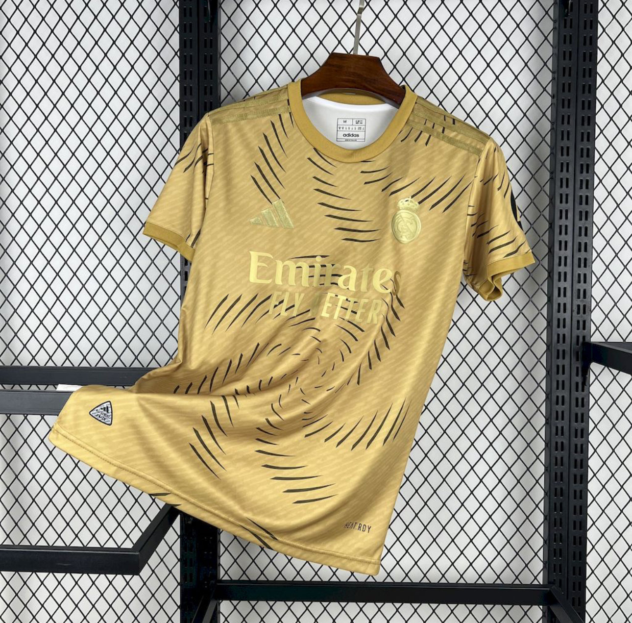 REAL MADRID ENTRENAMIENTO GOLD 25/26 HOMBRE