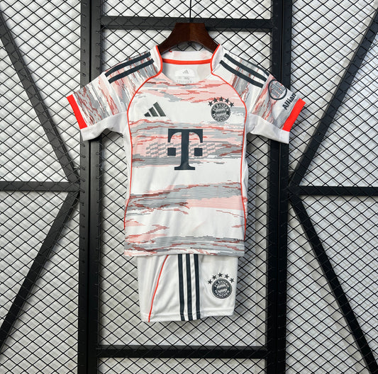 BAYERN DE MUNICH II 25/26 CONJUNTO INFANTIL