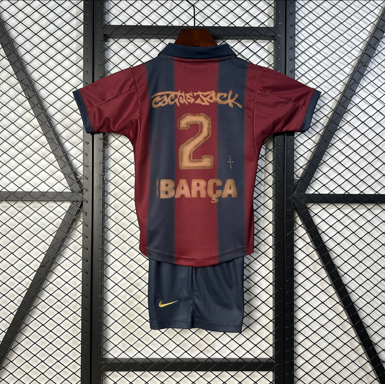 BARCELONA RETRO TRAVIS SCOTT 24/25 CONJUNTO INFANTIL
